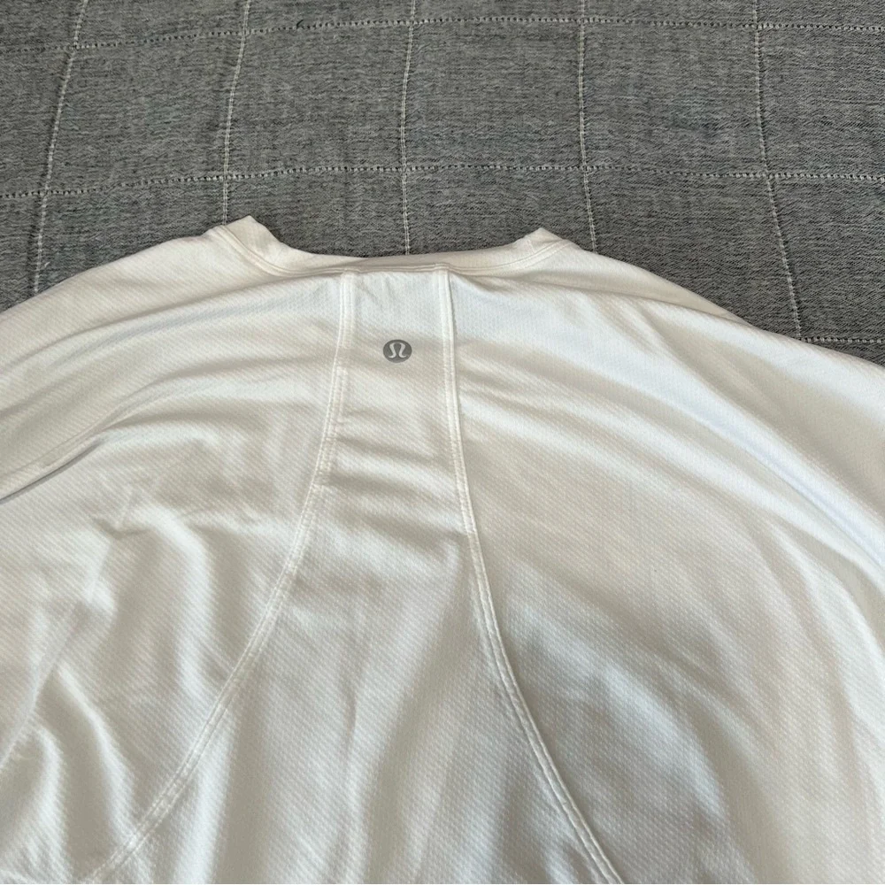 Lululemon Abrasion-Resistant Training‎ Long Sleeve Shirt size 8